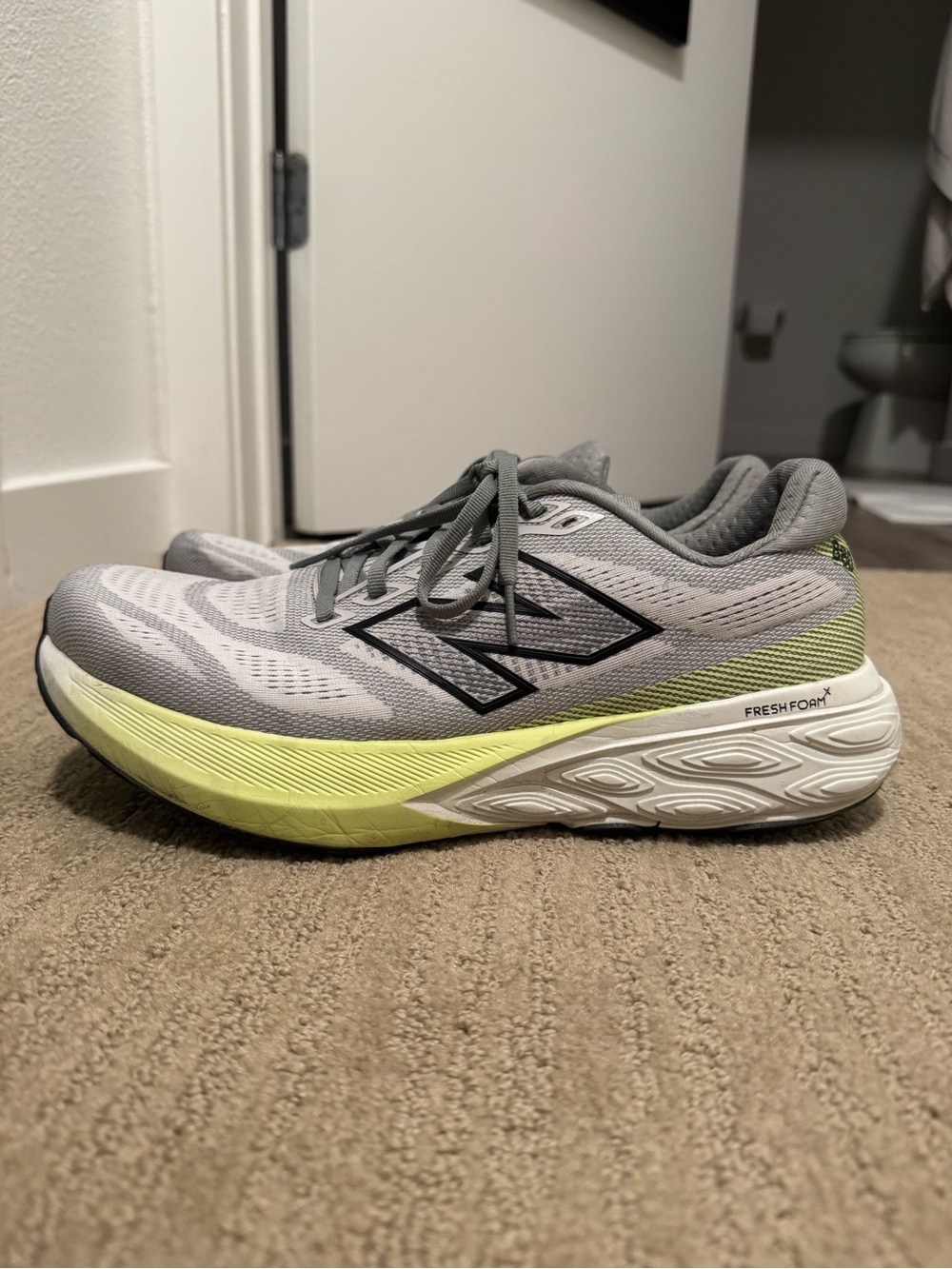 New Balance 880